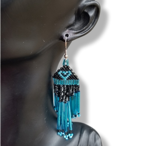 Jewelry - VINTAGE BLUE & BLACK PEYOTE GLASS BEADED SOUTHWESTERN STYLE DROP HOOK EARRINGS